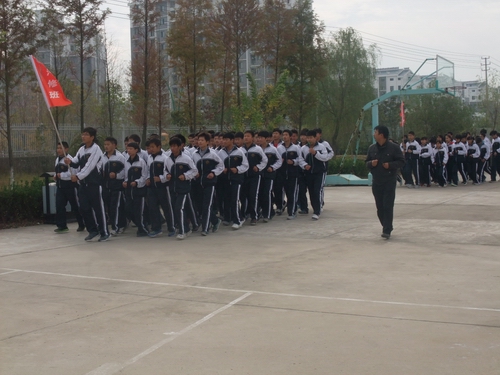 泗陽中專舉行學(xué)生“陽光跑操”比賽活動