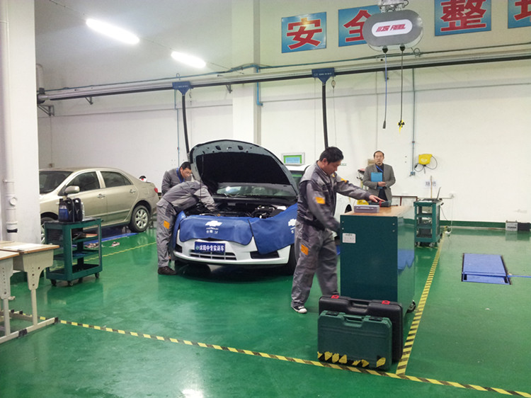 沭陽(yáng)中專成功承辦2014年宿遷市職業(yè)院校技能大賽相關(guān)項(xiàng)目