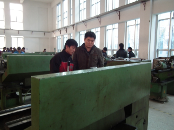 沭陽中專舉行普通機(jī)床車床加工技能大賽