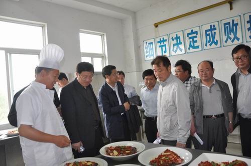 泗陽中專在市職業(yè)教育活動周觀摩中獲好評
