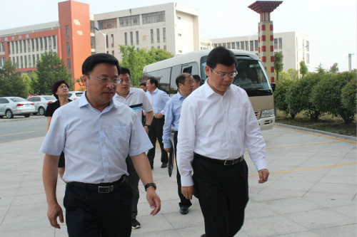 沭陽縣委書記胡建軍全力支持宿遷經(jīng)貿(mào)高職高層次發(fā)展