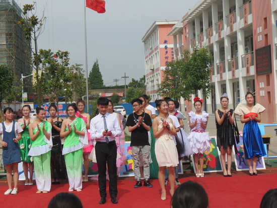 宿豫中等專(zhuān)業(yè)學(xué)校組織招生宣傳匯演